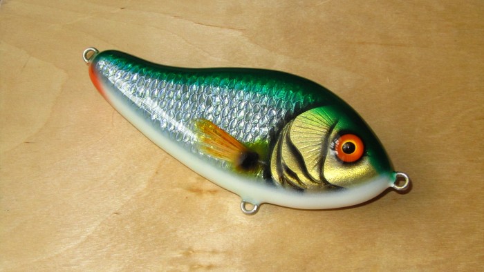 Глайдер короткоходный. Тонет со скоростью 20 см/сек. Длина 155 мм, вес 160 гр.